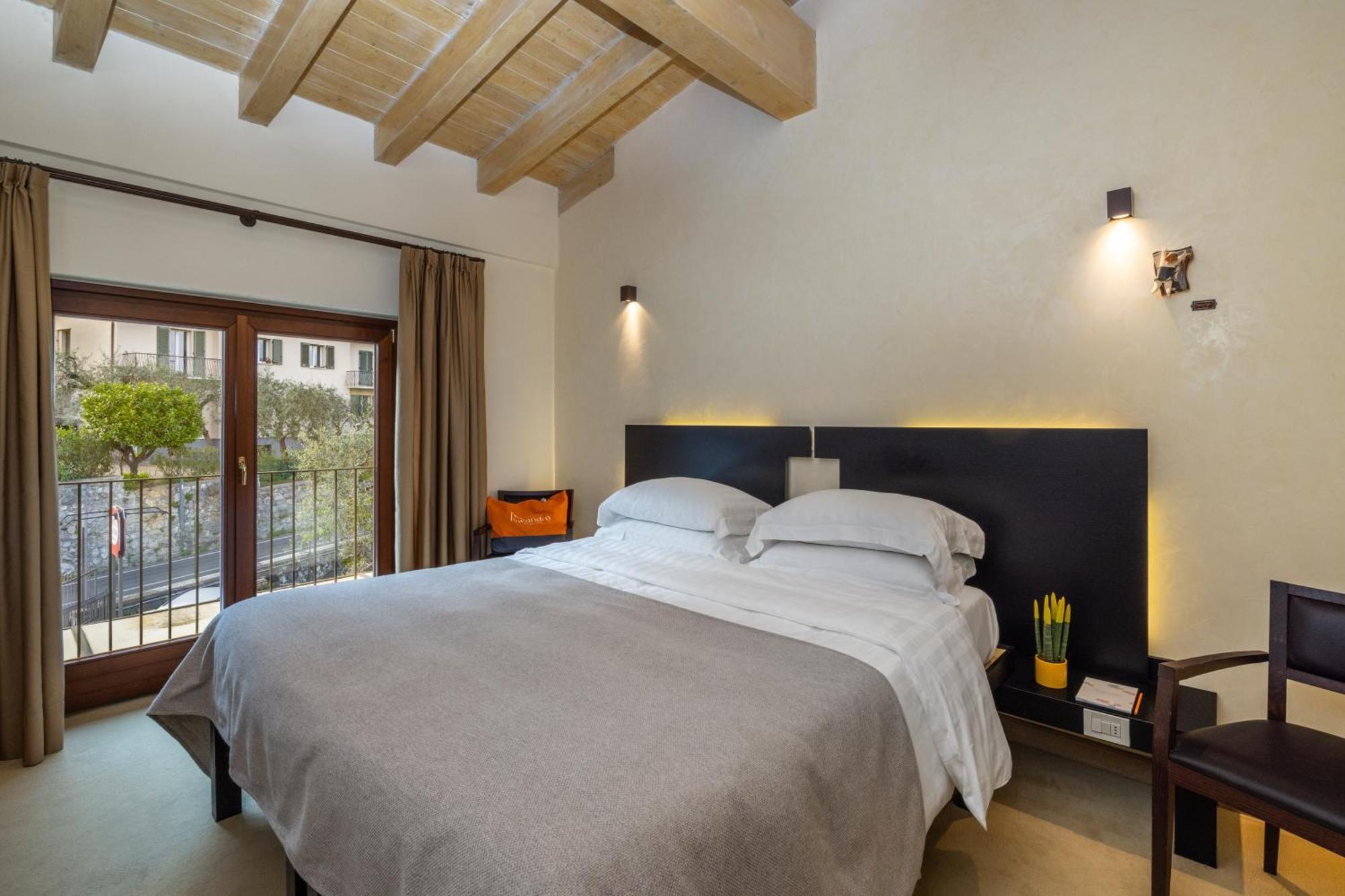 Hotel Meandro - Lake View Gargnano Habitación foto