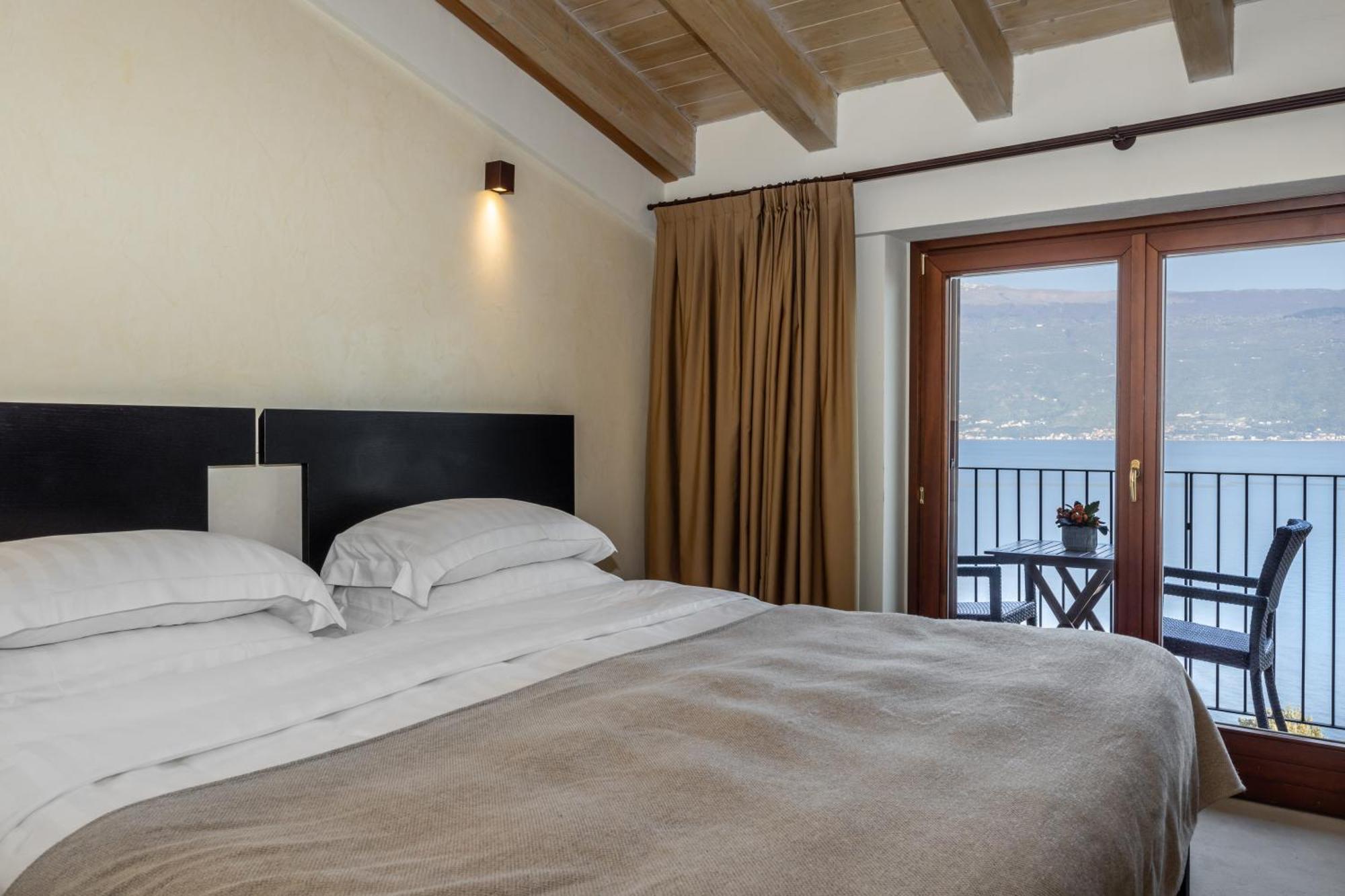 Hotel Meandro - Lake View Gargnano Habitación foto