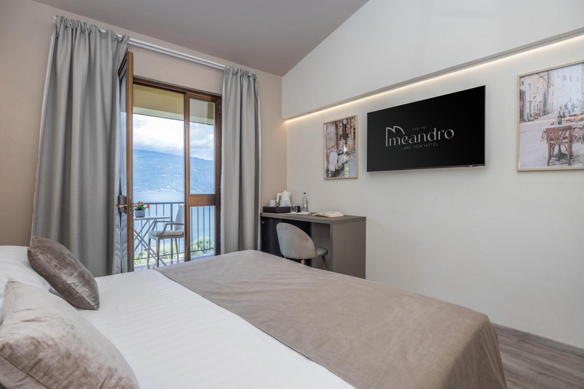 Hotel Meandro - Lake View Gargnano Habitación foto
