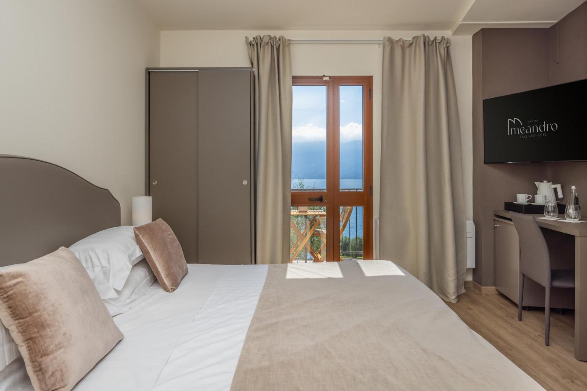 Hotel Meandro - Lake View Gargnano Exterior foto
