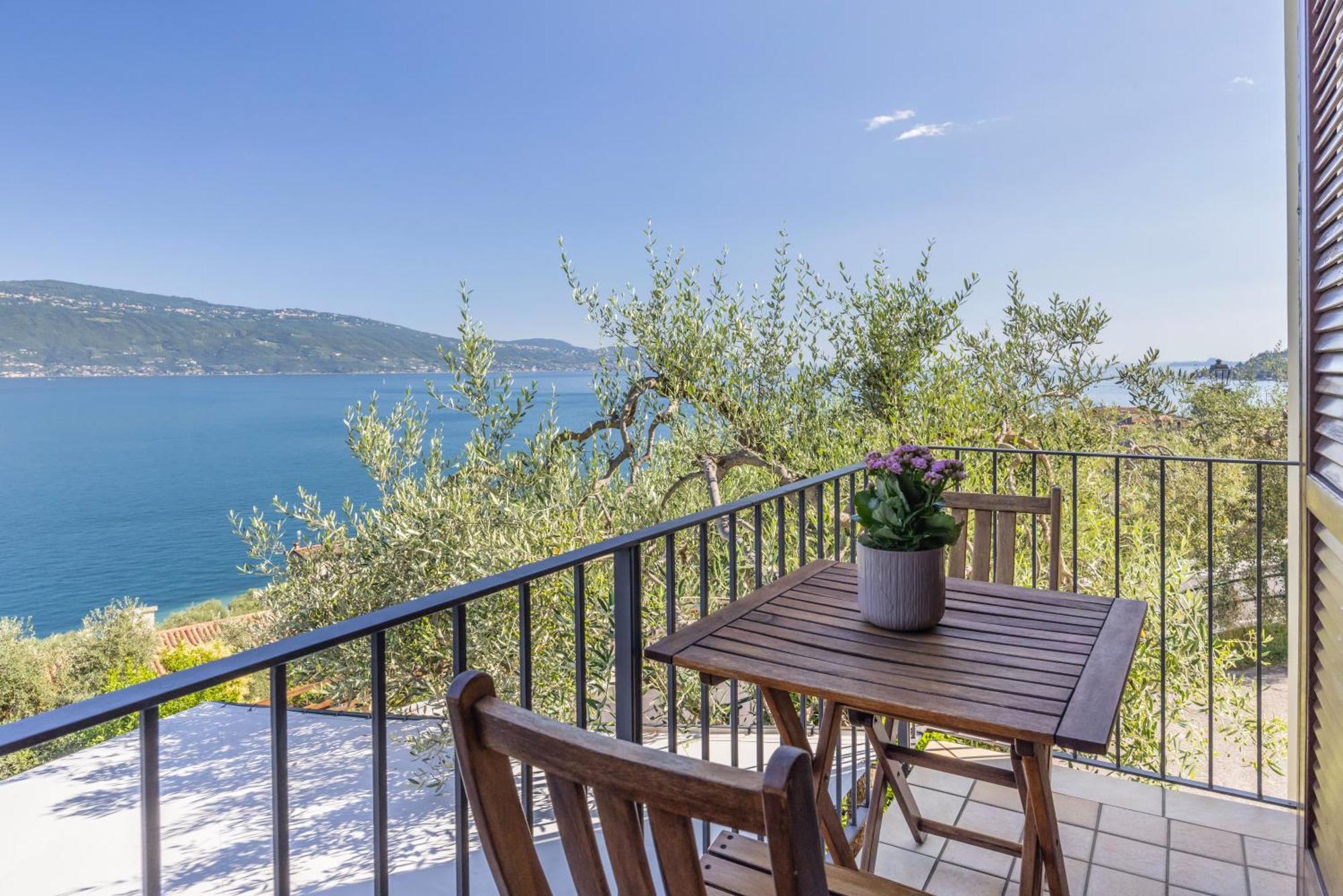 Hotel Meandro - Lake View Gargnano Exterior foto